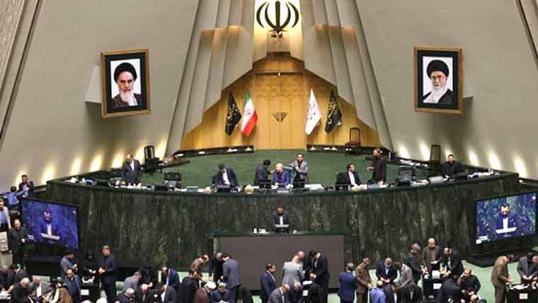 ایران نے این پی ٹی سے الگ ہونے کی تیاری شروع کردی