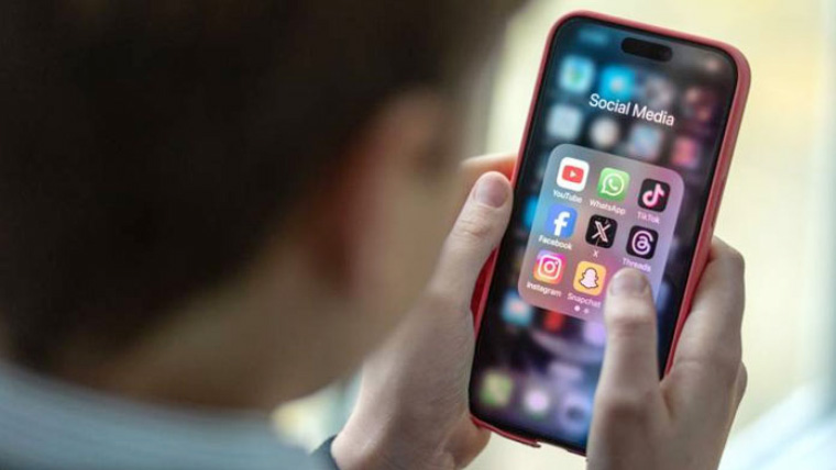 کم عمر بچوں کے سوشل میڈیا استعمال پر پابندی کی منظوری