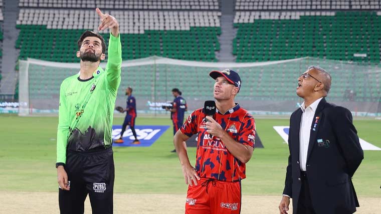 پی ایس ایل 11: لاہور قلندرز کا کراچی کنگز کیخلاف ٹاس جیت کر بیٹنگ کا فیصلہ