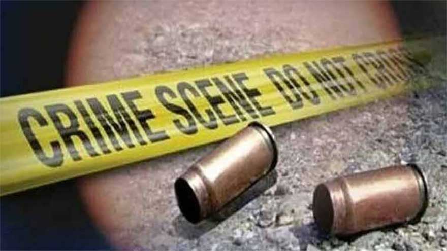 Man shot dead, wife injured in Karachi flat