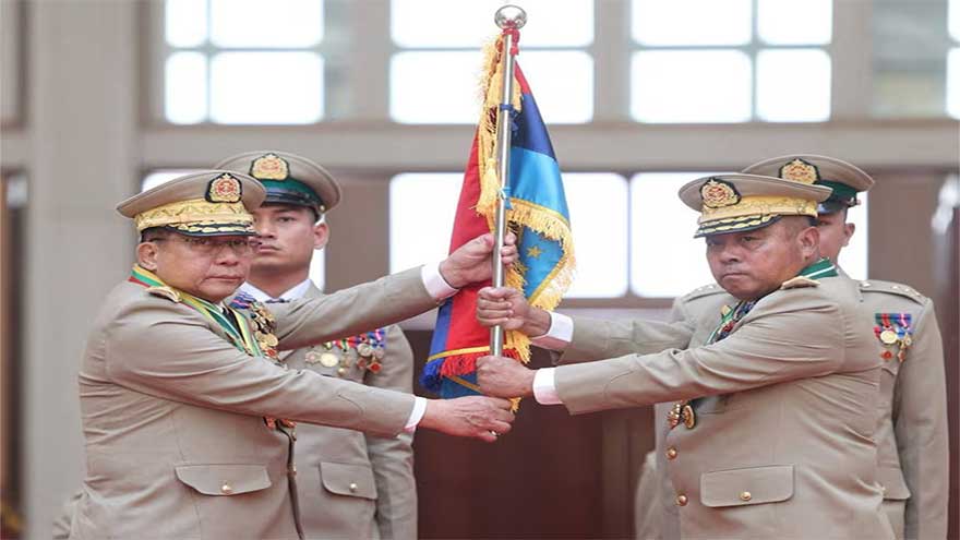 Dunya News Myanmar military chief Min Aung Hlaing steps down, eyes presidency