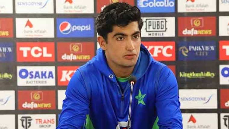 فاسٹ بولر نسیم شاہ نے متنازع ٹوئٹ پر معافی مانگ لی