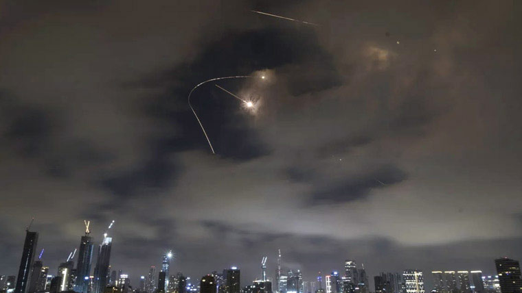 ایران نے 30 روز میں خلیجی ممالک پر 5 ہزار 200 سے زائد حملے کیے: عرب میڈیا