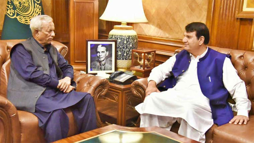 Amir Muqam calls on Sindh Governor Nehal Hashmi