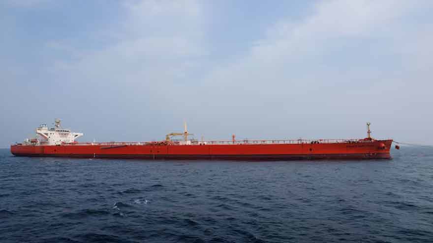 Oil down 1% after report says Trump open to ending campaign against Iran