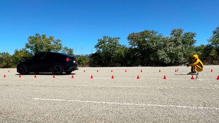 ایسفالٹ پر تیز رفتار سکینگ کا ریکارڈ