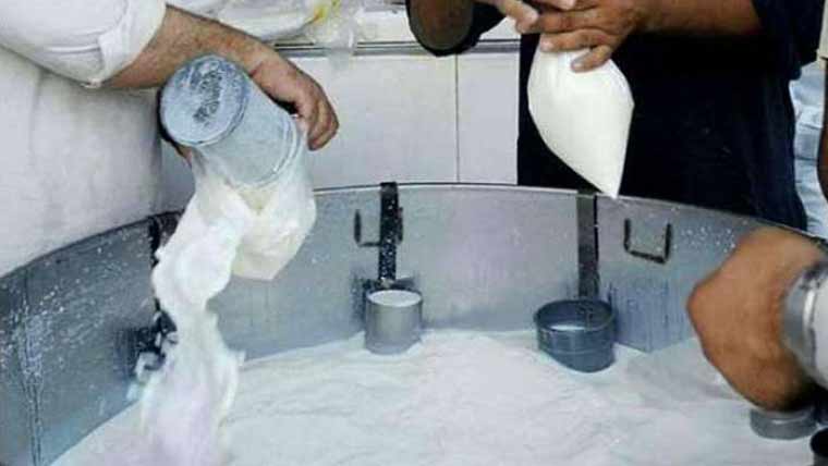 کراچی میں دودھ مزید مہنگا، فی لیٹر قیمت میں 20 روپے اضافہ