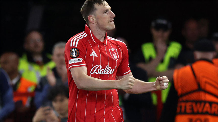Wood punishes Digne blunder as Forest earn Europa semi-final lead against Villa