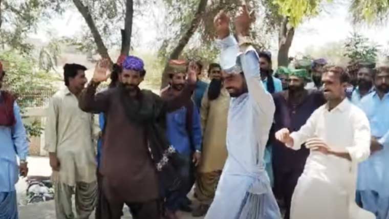 وزیراعلیٰ پنجاب کے ترقیاتی فنڈز کے اعلان پر کچے میں جشن کا سماں