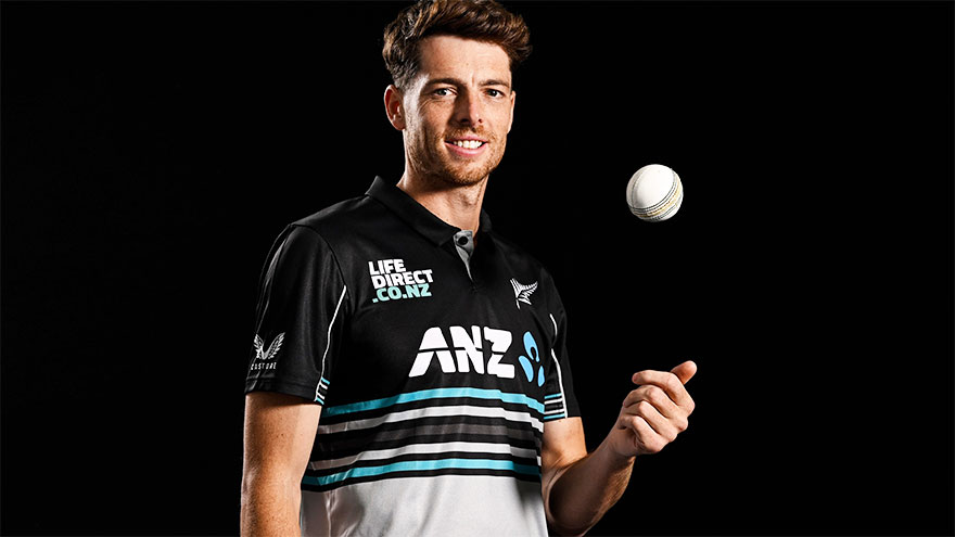 Shoulder injury sidelines Santner for 'at least a month'