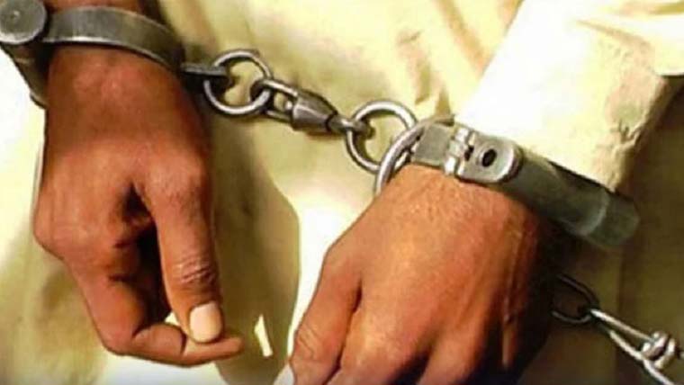 راولپنڈی: ناکہ لگا کر شہریوں کی تلاشی لینے والا جعلی پولیس اہلکار گرفتار