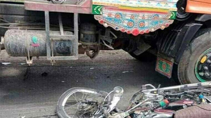 Three killed as oil tanker hit motorcycle in Kharian