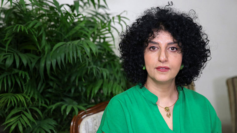 ایرانی نوبیل انعام یافتہ نرگس محمدی طبیعت بگڑنے پر جیل سے ہسپتال منتقل