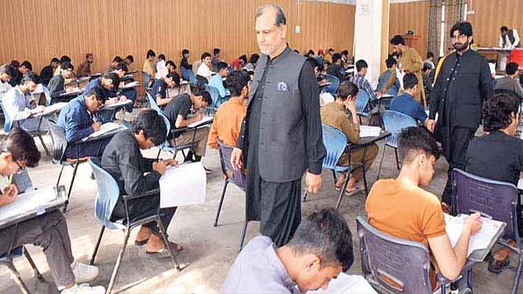 سپیشل سکواڈ کے جنوبی پنجاب کے امتحانی مراکز کے دورے،42 طلبہ نقل کرتے پکڑے گئے