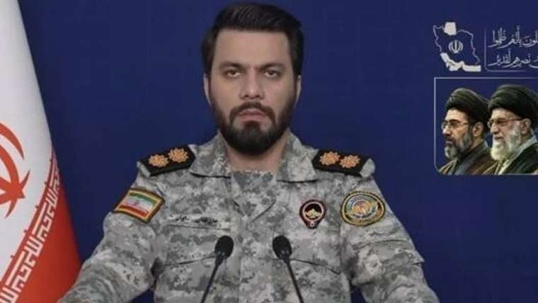 پاسداران انقلاب نے آبنائے ہرمز سے دو بحری جہاز گزرنے کا امریکی دعویٰ مسترد کر دیا