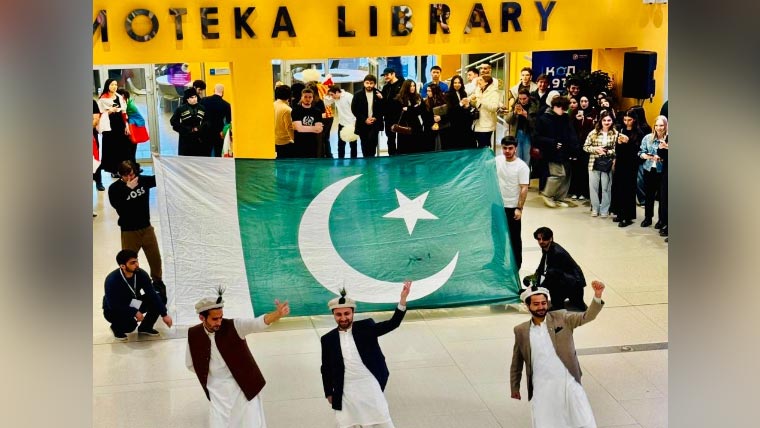 ماسکو میں ’’نیشنلٹیز ڈے‘‘ فیسٹیول، پاکستانی طلبہ نے ثقافتی رنگ بکھیر دیئے