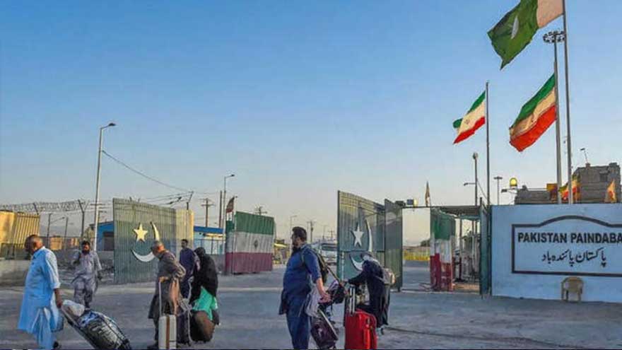 More Pakistanis return from Iran via border crossings