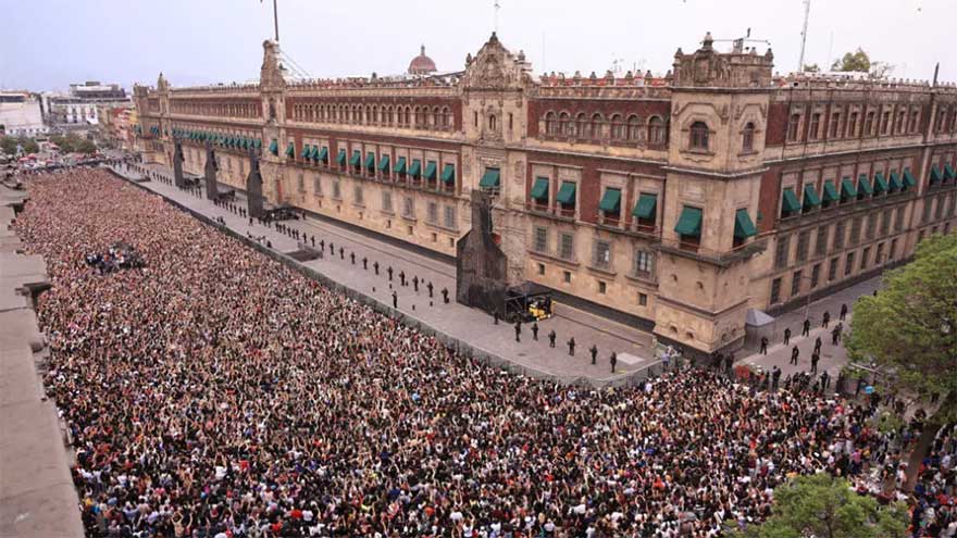 K-pop stars BTS draw 50,000-strong crowd in Mexico
