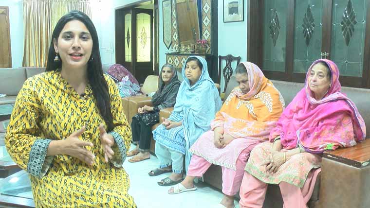 مدر ڈے کے موقع پر اولڈ ایج ہوم میں بیٹھی اداس ماؤں کا دکھ