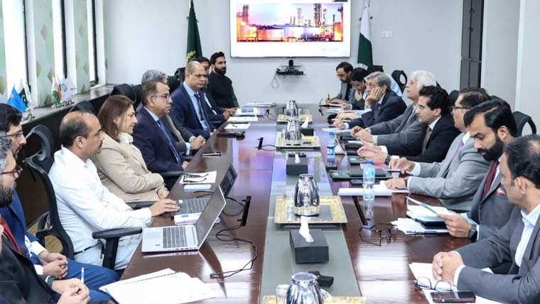 وزیر پٹرولیم کی ریفائنری سربراہان سے ملاقات، مکمل معاونت کی یقین دہانی
