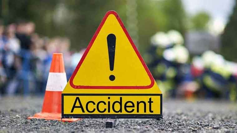 جڑانوالہ: تیز رفتار بس اور موٹرسائیکل میں تصادم سے نوجوان جاں بحق، دو زخمی