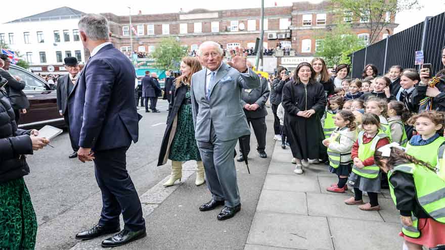 King Charles visits Jewish area of London hit by antisemitic attacks