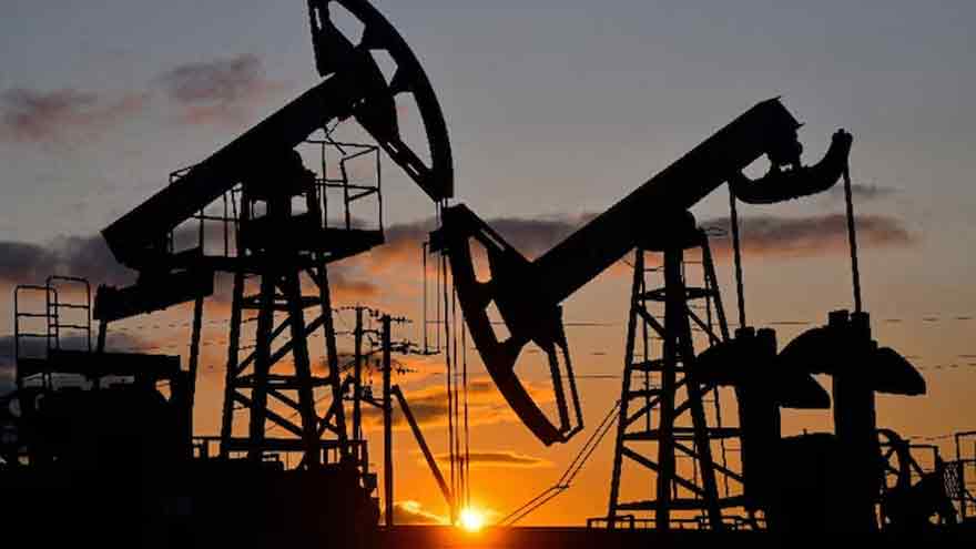Oil rises more than 1pc after Trump flags China's interest in US supplies