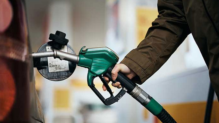 مٹی کا تیل 7 روپے 23 پیسے سستا، پٹرول پر لیوی میں کمی، ڈیزل پر مزید اضافہ