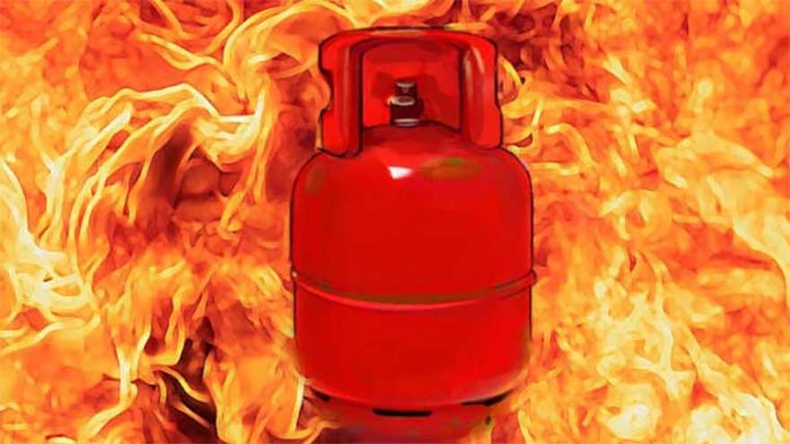 Child among three burnt in Layyah cylinder explosion