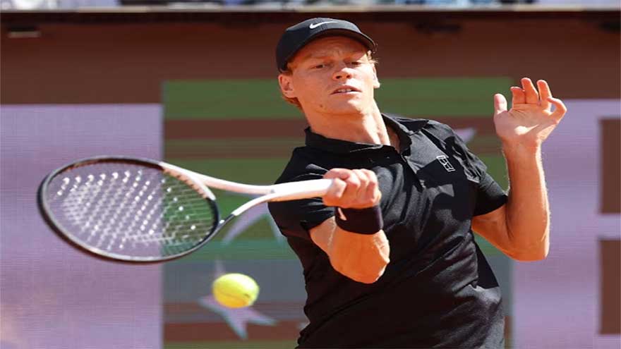 Record-breaker Sinner beats Medvedev to set up Italian Open final with Ruud