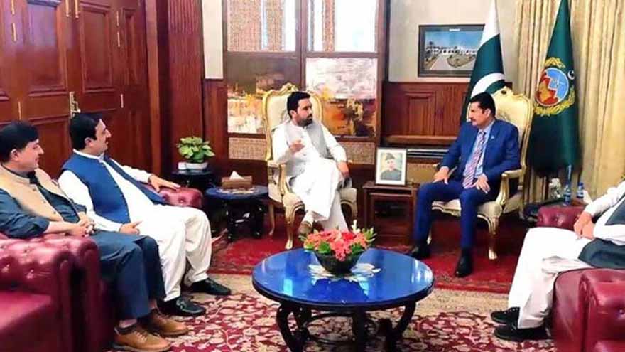KP governor, CM Sohail Afridi discuss wheat supply, CNG crisis