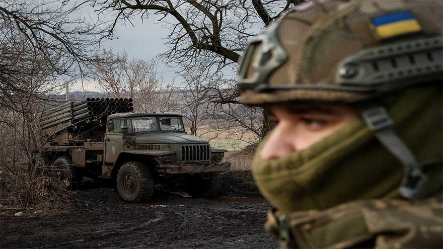 'Fight relentlessly': Ukraine commander vows strikes into Russia