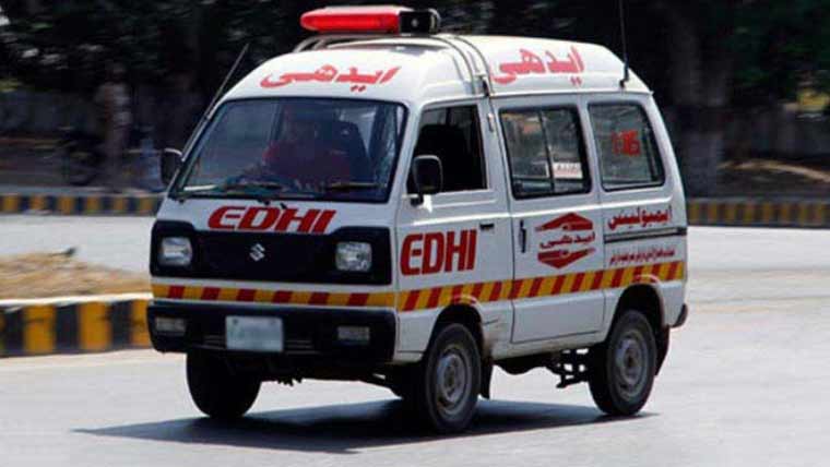 کراچی: تیز رفتار ڈمپر نے پولیس گاڑی کو ٹکر دے ماری، 2 اہلکار جاں بحق