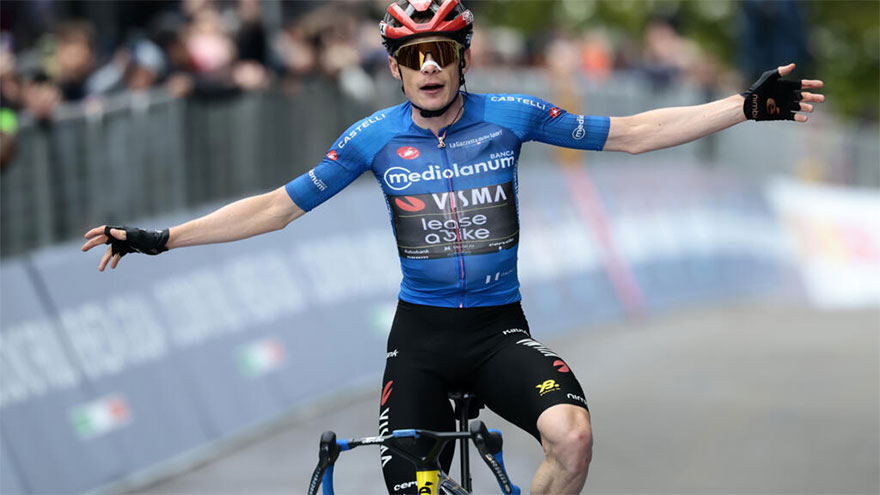 Vingegaard climbs to victory as Eulalio holds firm in pink