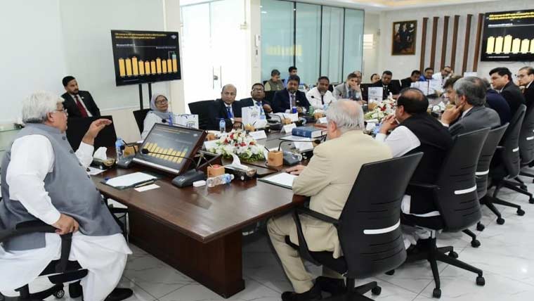بنگلہ دیشی سول سروسز وفد کا ایف بی آر ہیڈکوارٹرز کا دورہ، اصلاحاتی اقدامات پر بریفنگ