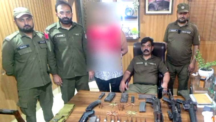 لاہور: شاد باغ پولیس کی کارروائی، ڈالہ میں اسلحہ لیکر گھومنے والا ملزم گرفتار