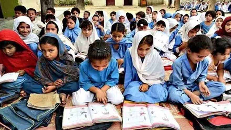 KP govt decides to outsource public schools