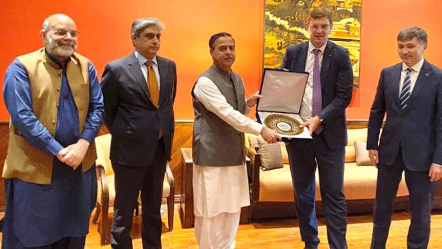 Pakistan invites Kazakh investment in Gwadar, Karachi Port projects