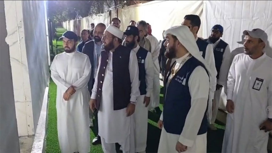 Sardar Yousaf expresses satisfaction over facilities for Pakistani Hajj pilgrims