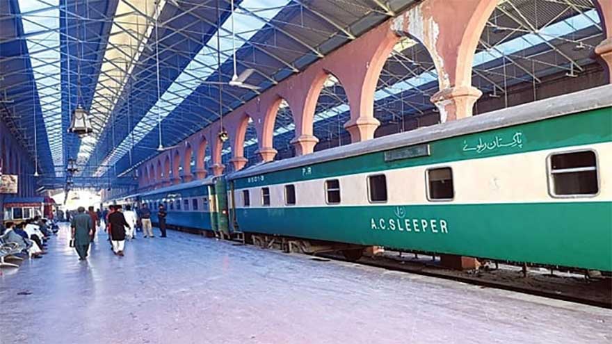 Railways moves towards financial autonomy, clears long-pending dues
