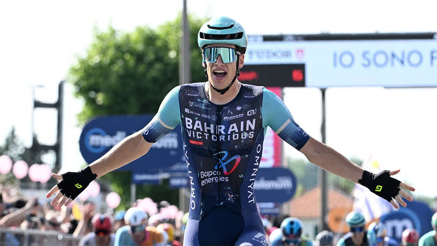 Belgium's Segaert snatches Giro 12th stage, Eulalio stays in pink