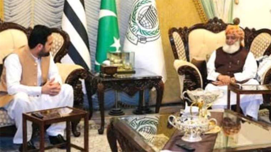 Sohail Afridi, Fazlur Rehman discuss law and order situation in KP