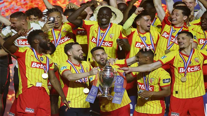 Lens beat Nice to win French Cup for first time