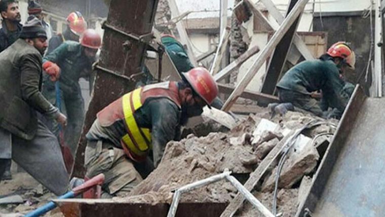 چارسدہ: مکان کی چھت گرنے سے 3 کم عمر بچے جاں بحق، والدین زخمی