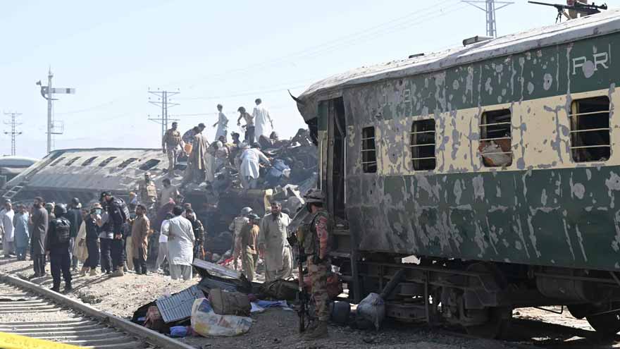 At least 14 martyred in blast near railway track in Quetta, says Balochistan govt