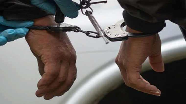 کراچی میں آلائشوں کو سڑکوں پر پھینکنے پر 8 افراد گرفتار