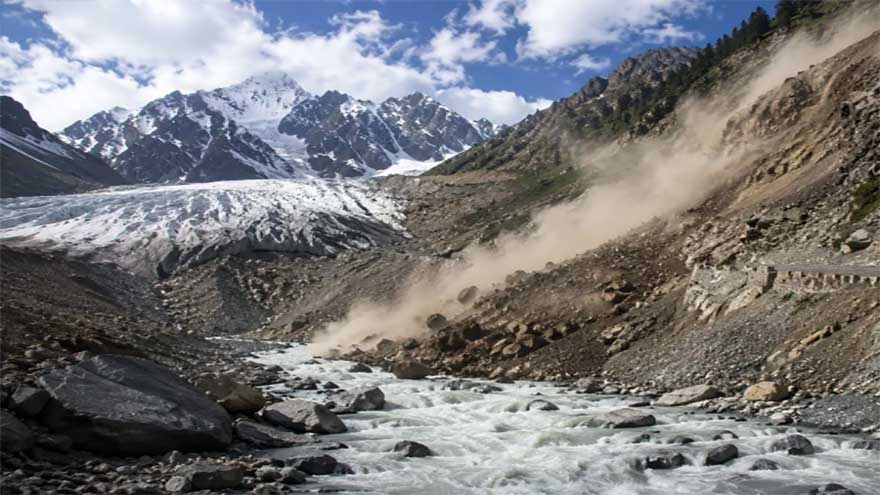 Glacial lake outburst flood risk rises in KP as authorities issue emergency alert