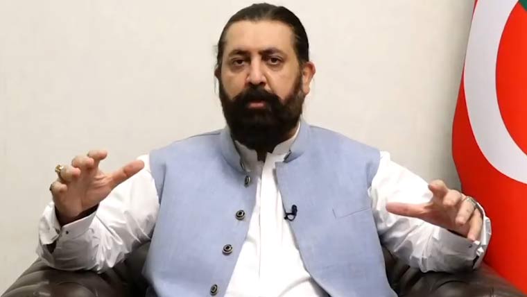 جنید اکبر کی گرفتاری پر سیکرٹری اطلاعات پی ٹی آئی کا رد عمل سامنے آگیا