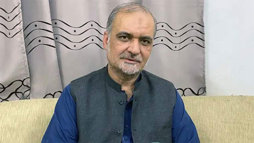 Hafiz Naeem asks govt to reduce petroleum prices by Rs122, instead of Rs 22