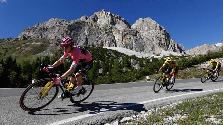 Vingegaard nears Giro triumph as teammate Kuss takes stage 19